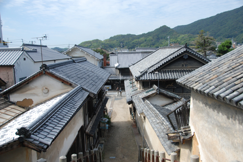 OPの階段(ほぼろの店の前)